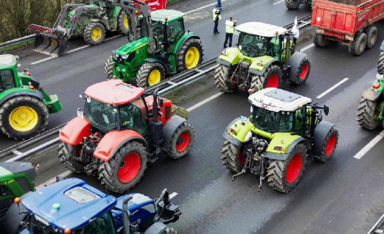  Sindicatos agrícolas solicitam fim de bloqueios após anúncio de medidas na França