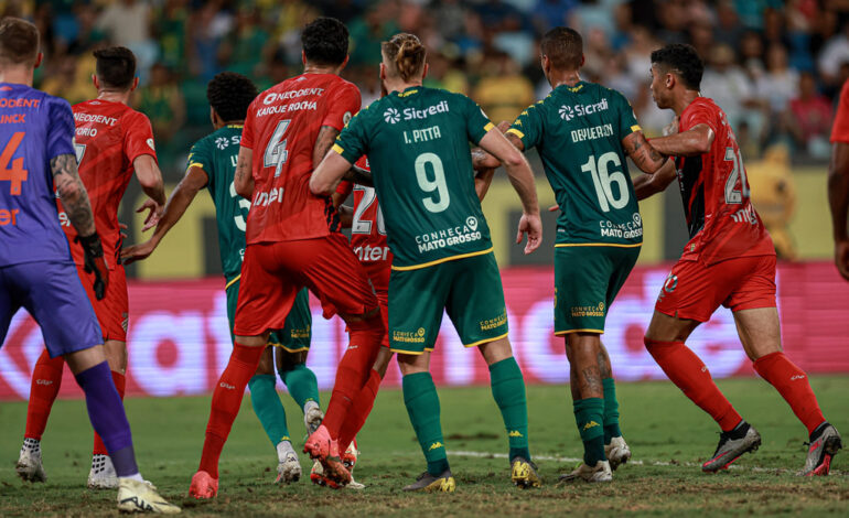  Cuiabá perde para Athletico Paranaense,e amarga quarta derrota em casa