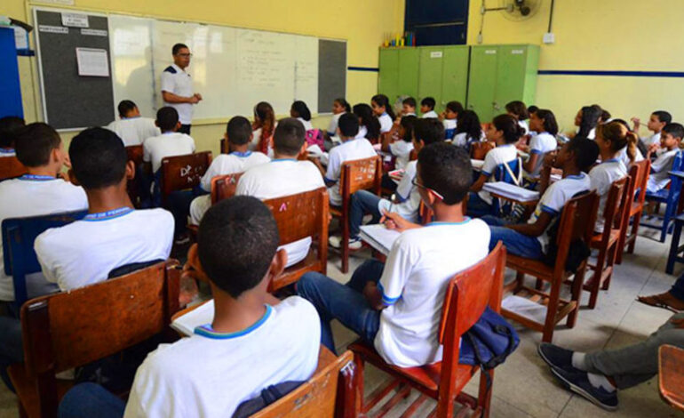  Vereador pretende tornar obrigatória leitura da bíblia nas escolas de Cuiabá