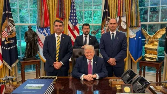 Frutos políticos da reunião entre Flávio e Trump