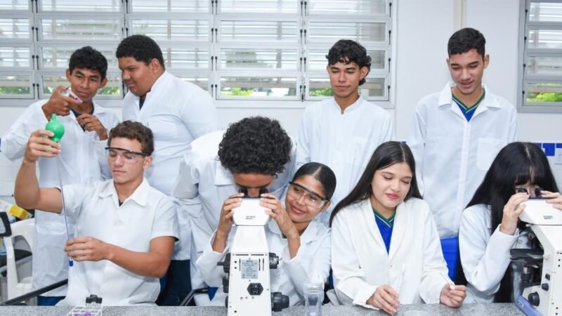 Governo alcança meta de 10,1 mil alunos matriculados em cursos técnicos integrados ao ensino médio em MT